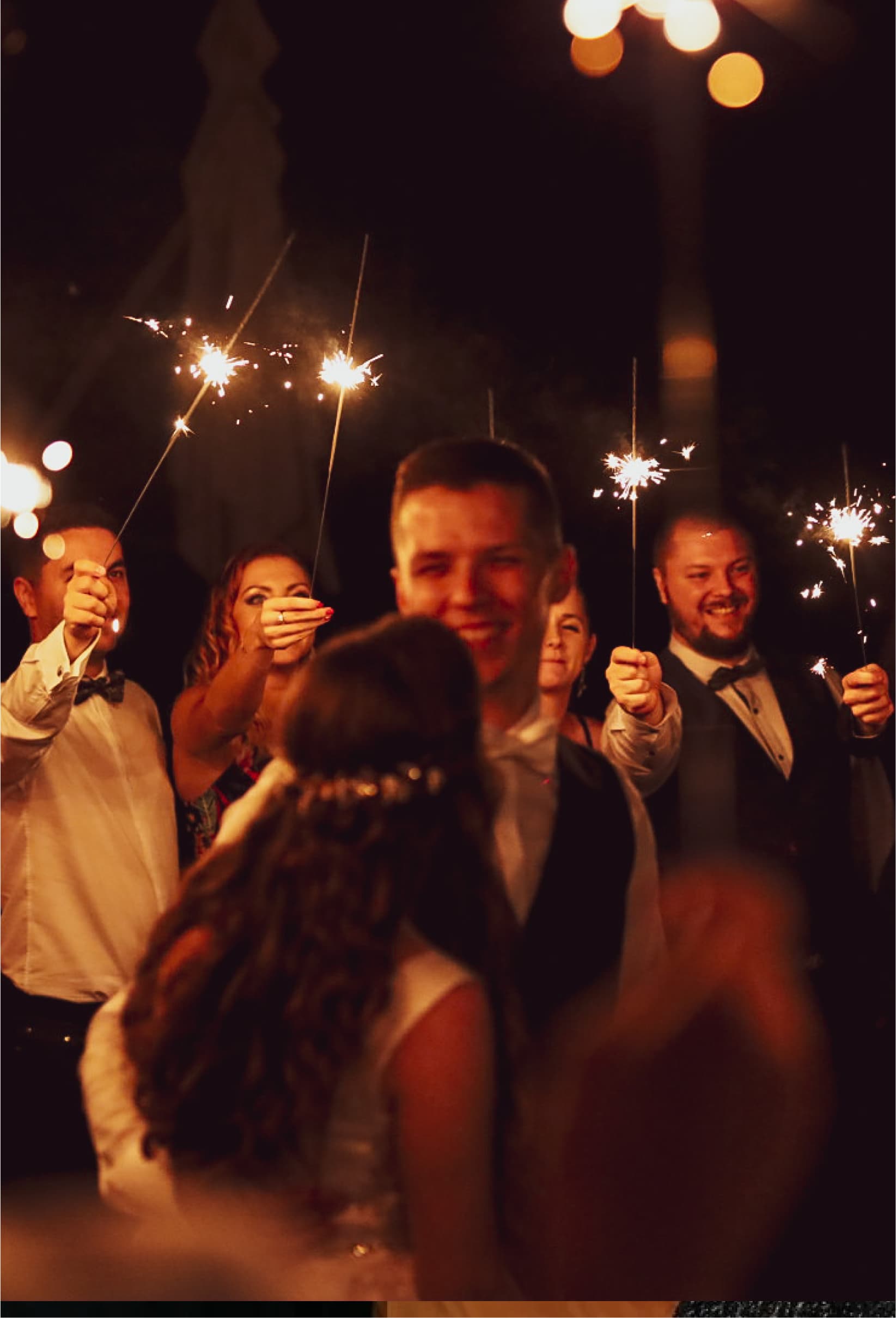 Svadobná fotografia - bozk páru